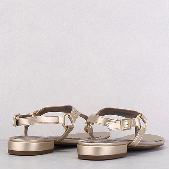 Rockport | Total Motion Zosia Thong Sandals In Gold Leather Size 7 NEW - Picture 2 of 13